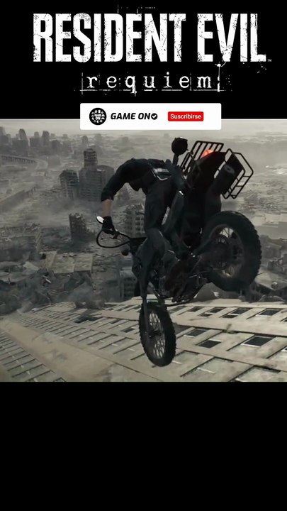 WTF? 🏍️LEON ESCALA EDIFICIO EN RUINAS  - Duelo en moto? #shorts #requiem #leonskennedy #raccooncity