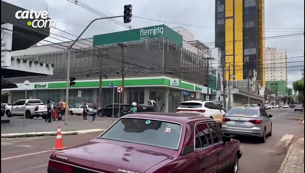 Falta de energia deixa semáforos desligados no centro de Cascavel