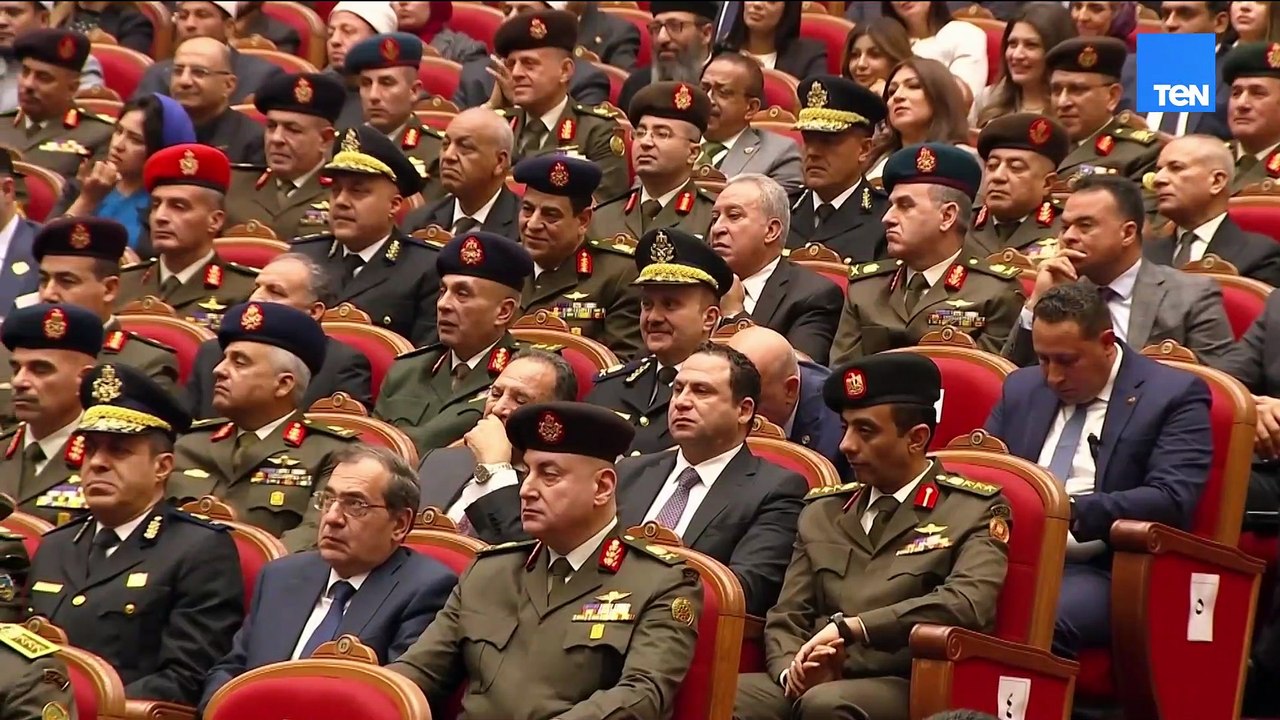 الرئيس السيسي يكرم أسماء الشهداء خلال الندوة التثقيفية للقوات المسلحة