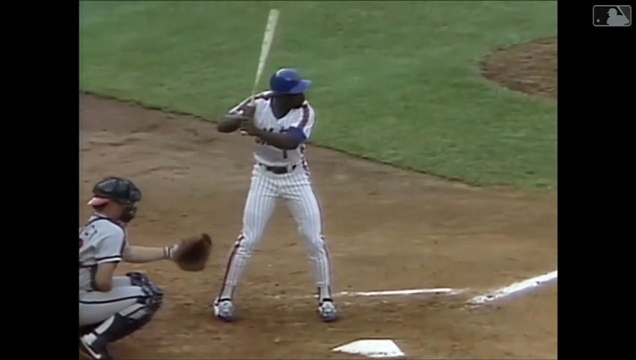 Mookie Wilson (NYM) records the 1,000th hit of his Major League career (7/22/88)