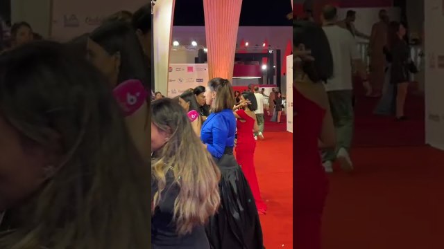 🎬 حنان مطاوع على ريد كاربت فيلمها هابي بيرث داي في مهرجان الجونة