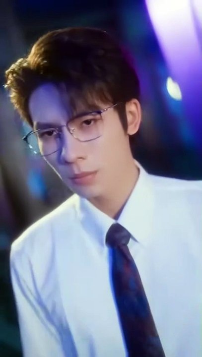 In order to break off the engagement, she lost control of the Fu family's ruler Fu Wenshen in a bar overnight with Fu Wenshen, the ruler of the Fu family, and completely crossed the line, but he didn't know that his long-time crush had come true