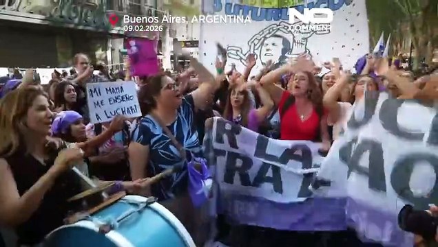 Buenos Aires, in migliaia in marcia per i diritti delle donne