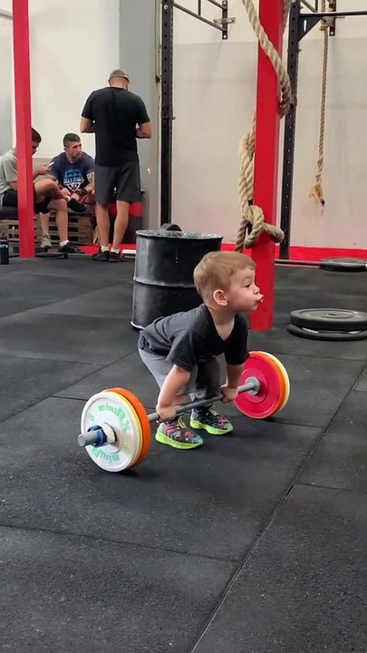 Strong kid !! 😱😱