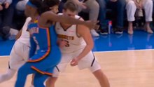 Falta flagrante de nivel 1 de Lu Dort sobre Nikola Jokic