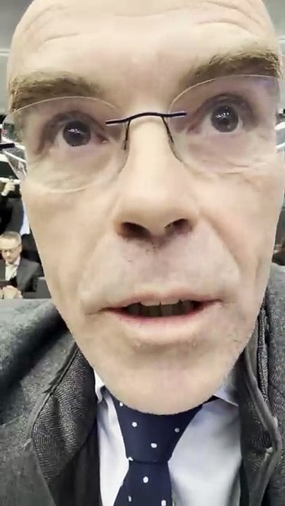 ¡Éxito en el Parlamento Europeo! VOX celebra el primer paso hacia las deportaciones masivas