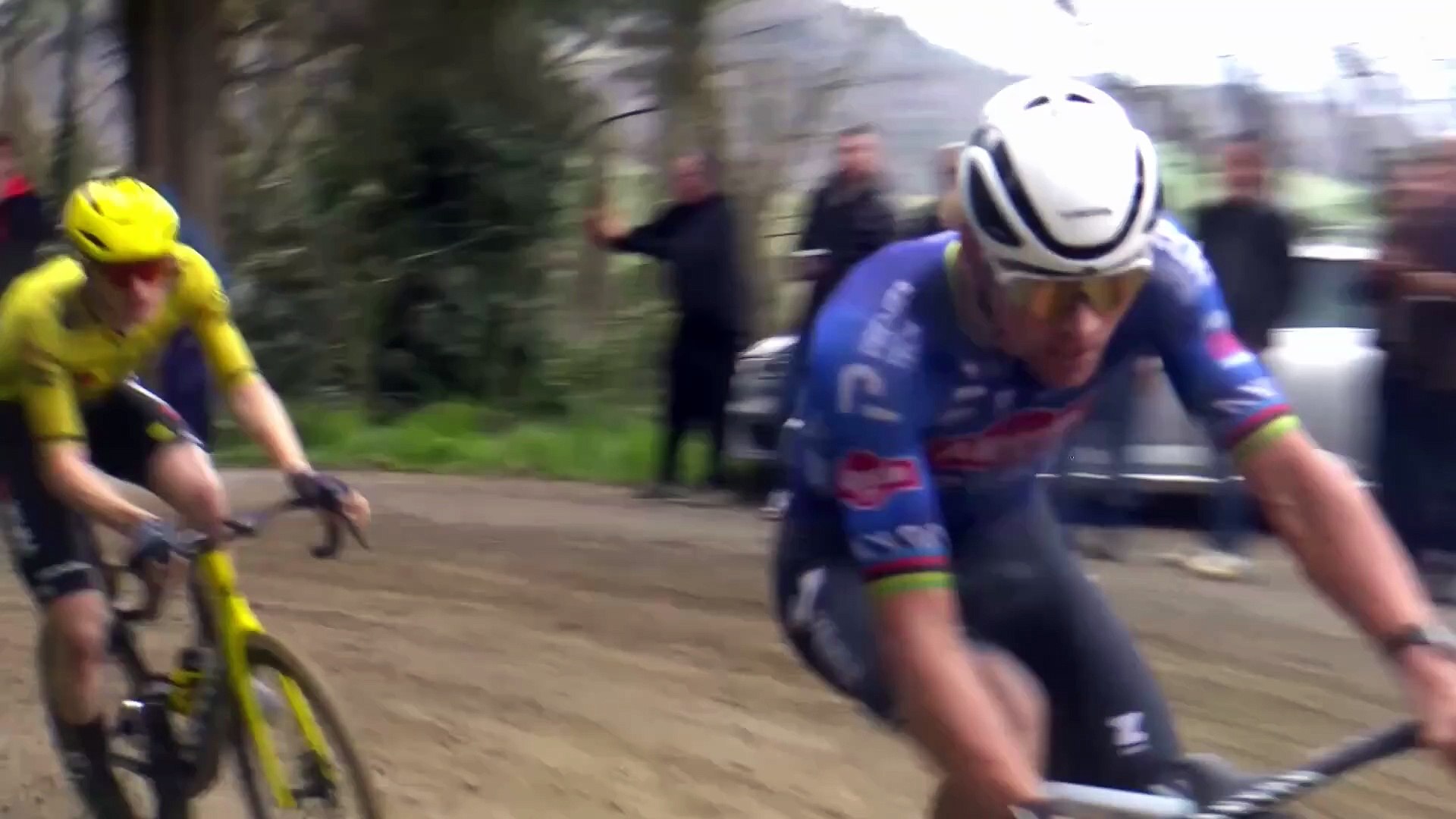 Van der Poel imparte una lección a Del Toro y Pellizzari en San Gimignano