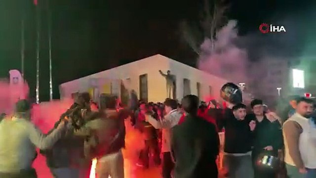Osmaniye’de Galatasaray’ın galibiyeti havai fişek ve meşalelerle kutlandı | Ajansspor | IHA