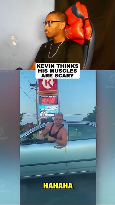 Who does buddy think he scaring? 🤣