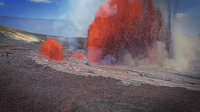 Hawaii'deki Kilauea Yanardağı yeniden lav püskürttü