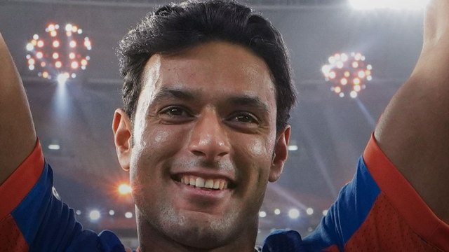 T20 वर्ल्ड कप जिताने वाले प्लेयर ने ट्रेन में क्यों किया सफर?