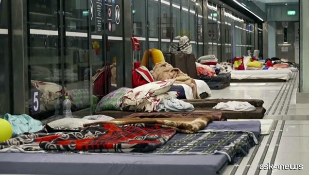 Una stazione come un gigantesco rifugio antiaereo vicino a Tel Aviv
