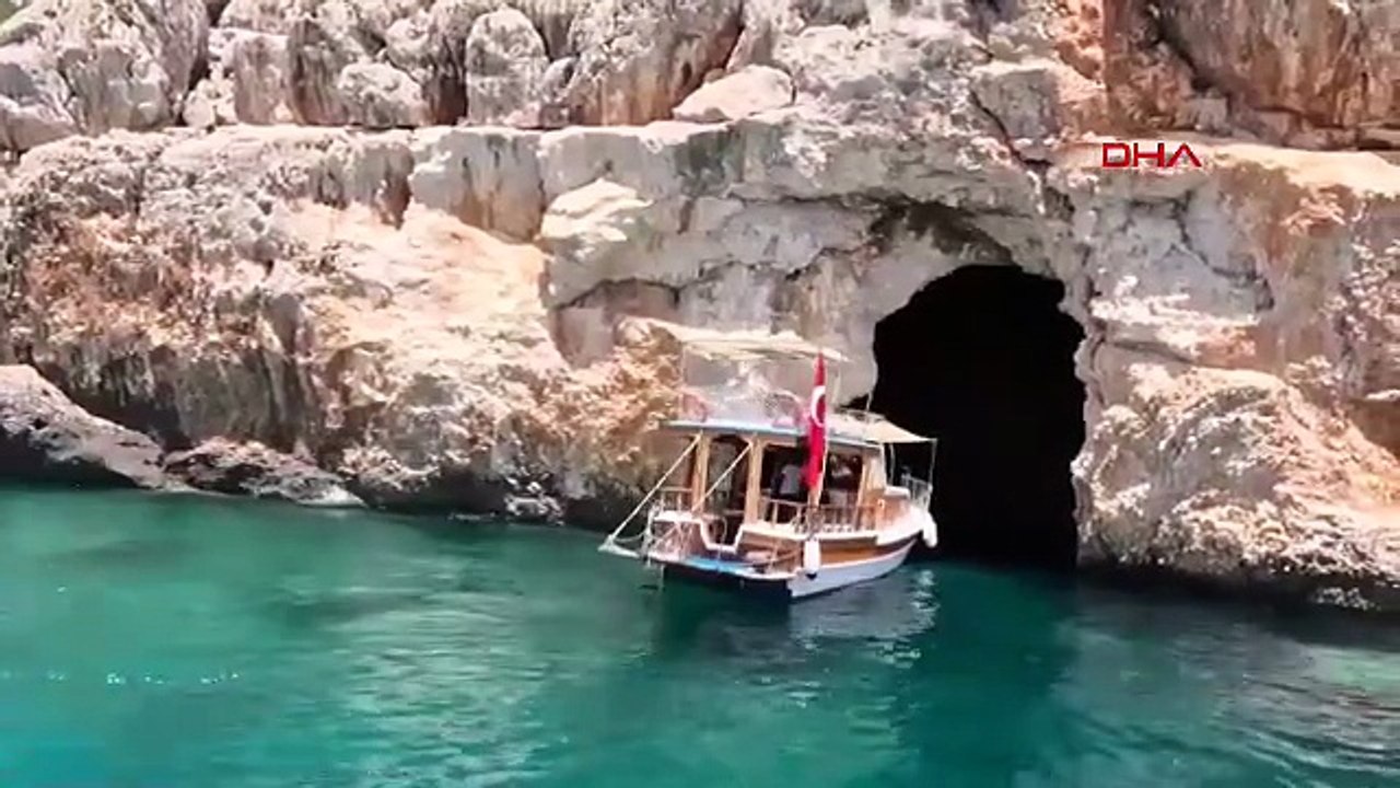 Türkiye'nin turizm başkentinde isyan ettiren turizm: Nesli tehdit altındaki Akdeniz fokları hedefte!