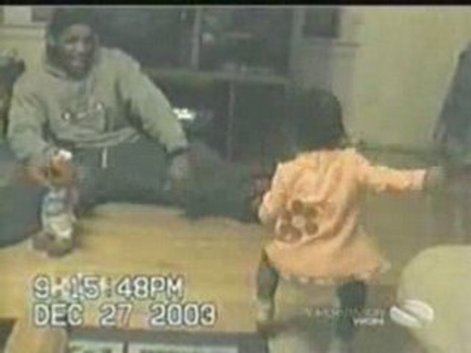 This little girl can dance