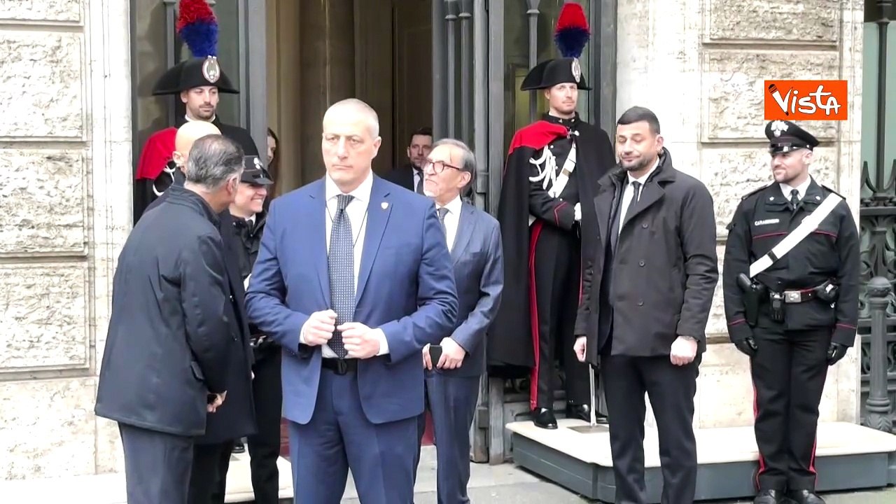 Giorgia Meloni rientra in Senato per la discussione sulla crisi in Iran