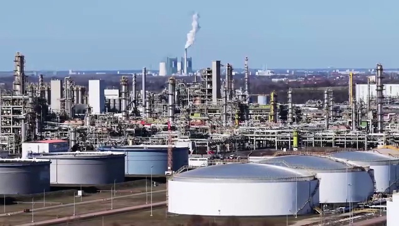 La AIE liberará 400 millones de barriles de petróleo