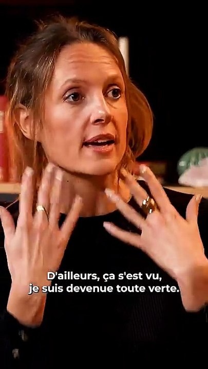 Elle reçoit la visite d’un esprit sombre