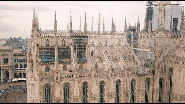 Milano imbrattata ovunque, startup lancia guerra al degrado