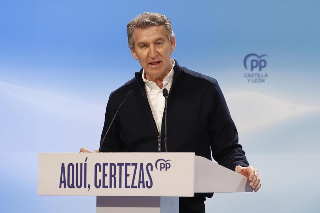 Alberto Núñez Feijóo trolea a Ana Redondo y a 'Supermán' Sánchez: "¿Para eso necesitan 700 asesores?"