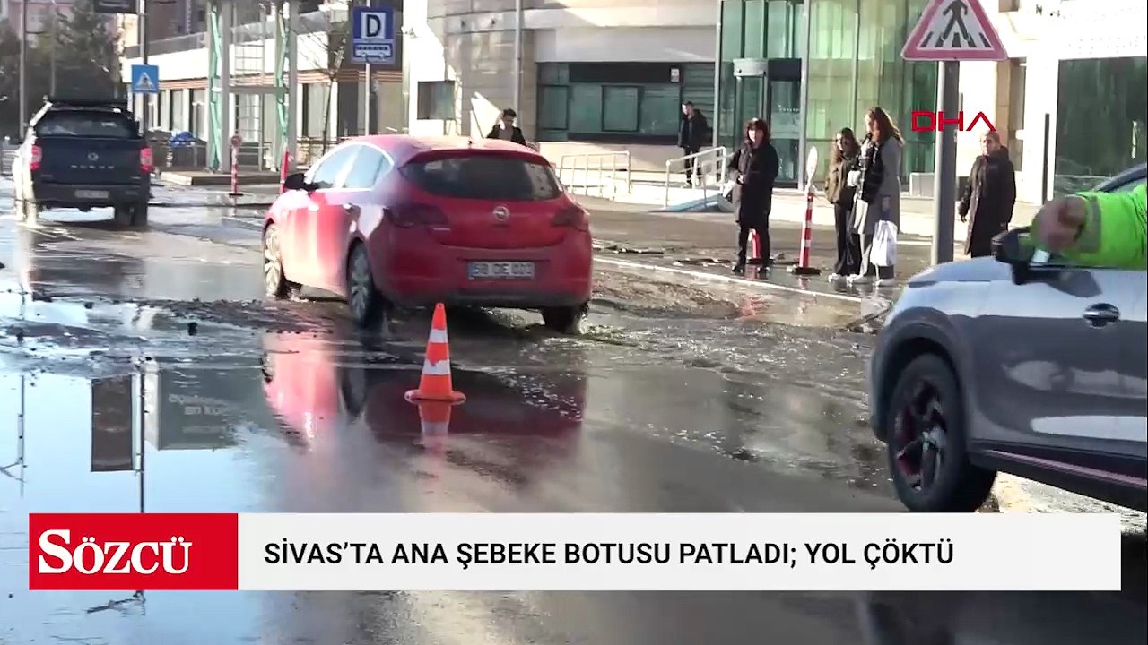Sivas'ta ana şebeke borusu patladı; yol çöktü