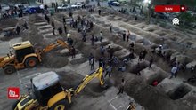 İran'da ilkokula düzenlenen saldırıda ölen çocuklar defnedildi