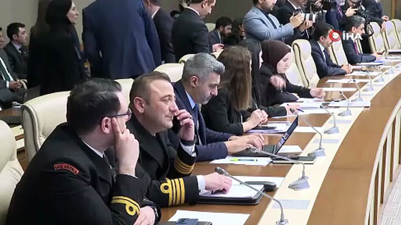 Doğum izni ve sosyal medyaya yaş sınırı düzenlemesinde beklenmedik gelişme