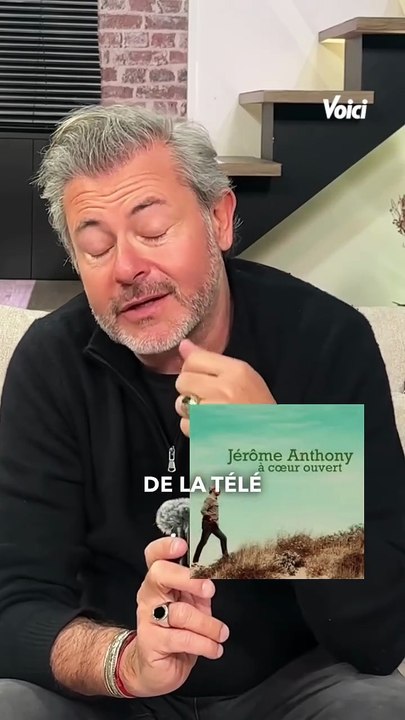 @jerome_anthony_officiel ouvre son cœur avec son deuxième album «A cœur ouvert», un projet entièrement écrit, composé et interprété par lui. Entre musique, théâtre et souvenirs d’enfance, Jérôme nous embarque dans ses émotions les plus intimes : amours,