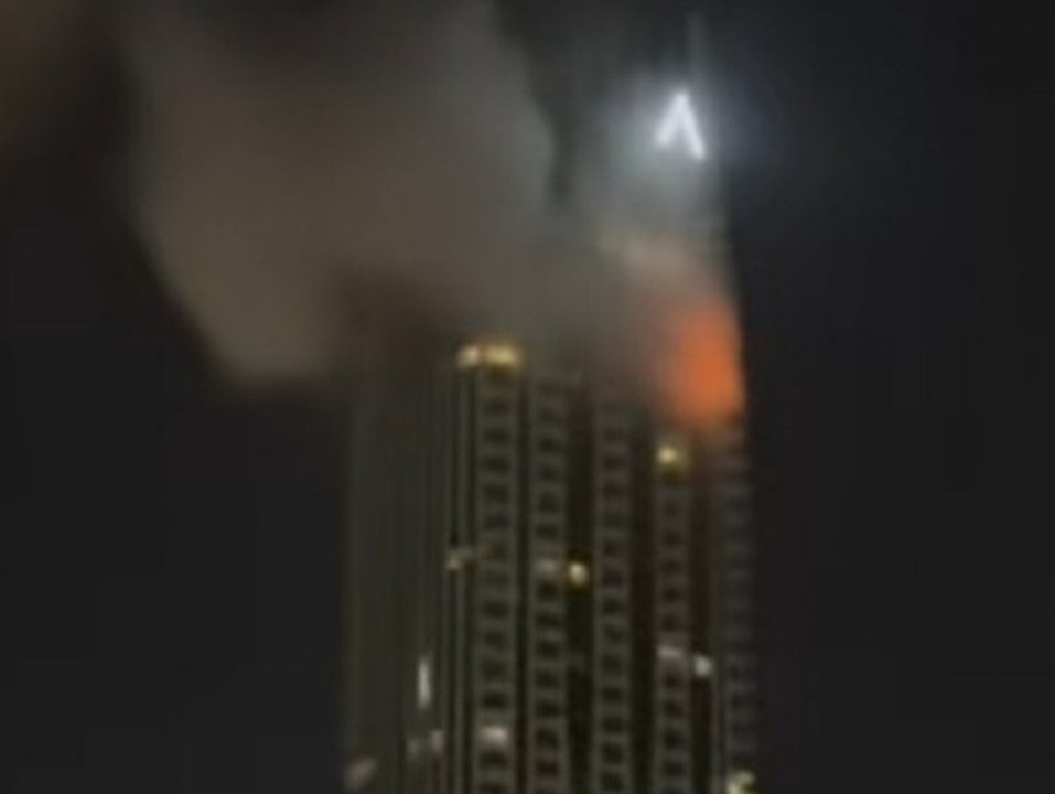 Drohne schlägt in Hochhaus in Dubai ein