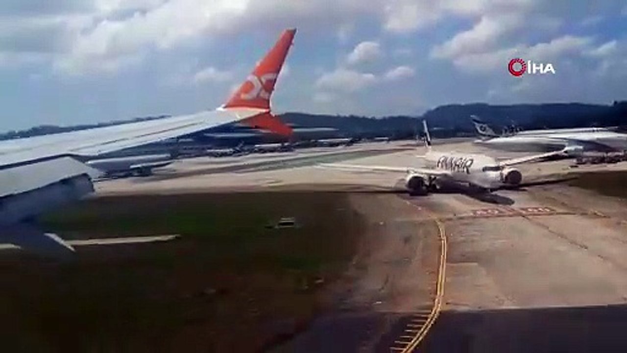 131 yolcusu ve 7 mürettebatı bulunan yolcu uçağı piste sert iniş yaptı, iniş takımları koptu...