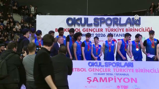 Gençlik ve Spor Bakanı Bak, Okul Sporları Basketbol Gençler Türkiye Birinciliği finallerini izledi | Ajansspor | AA