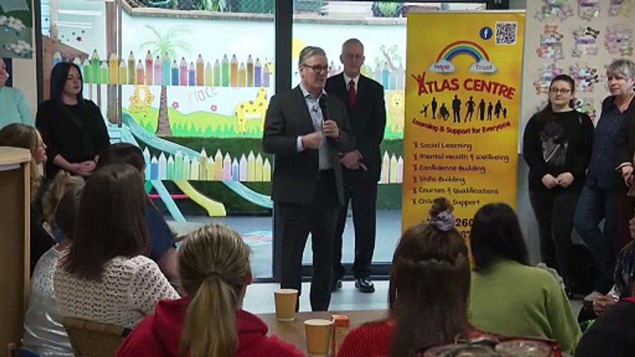 Starmer pledges to ease cost of living during Belfast visit