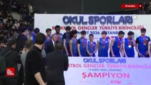 Gençlik ve Spor Bakanı Bak, Okul Sporları Basketbol Gençler Türkiye Birinciliği finallerini izledi