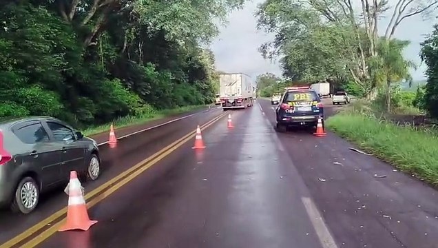 Colisão frontal entre caminhão, van da saúde e carro deixa seis feridos na BR-369