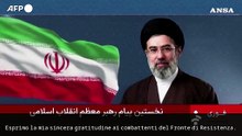 Speaker della tv iraniana legge il primo discorso di Mojtaba Khamenei