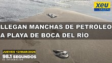 Llegan manchas de petróleo a playa de Boca del Río