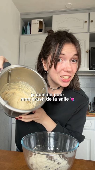 Je cuisine pour mon crush de la salle