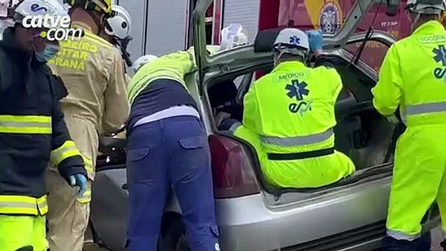 Acidente grave deixa homem preso às ferragens na BR-277, em Cascavel