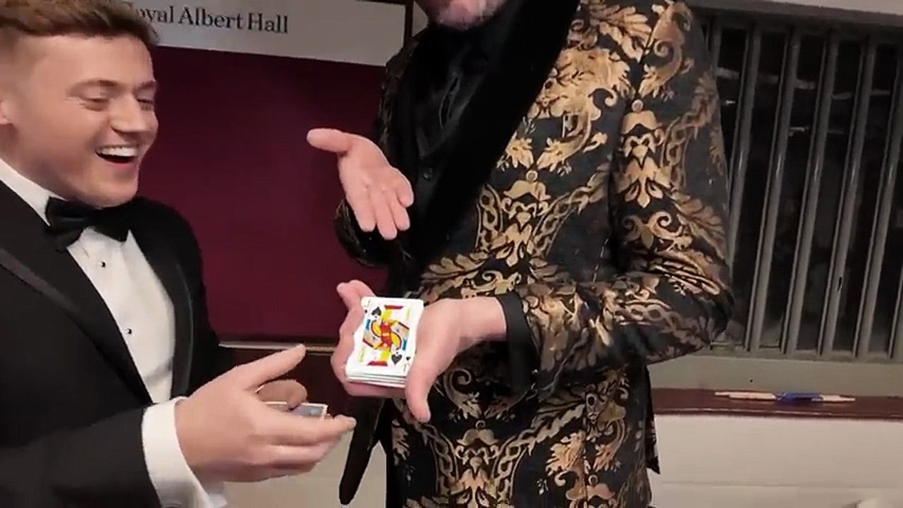 Comedian is Left MYSTIFIED by SLICK Close-Up Magic!