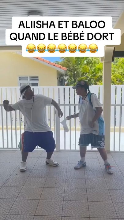 Ma femme et moi quand le bebe dort 😂😂