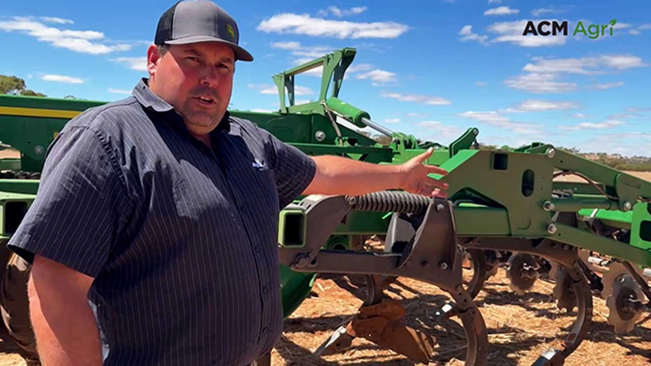 Watch the John Deere 2730 Combination Ripper in action