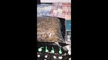 Choque estoura ponto de tráfico de drogas e prende jovem no Clarito