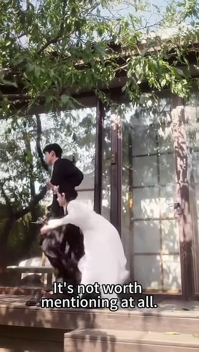 In the end, she was a waste material that the whole family disliked, and her status was not even as good as her father, who took away her marriage contract and sent her as an abandoned child to try marriage to the strongest supernatural master