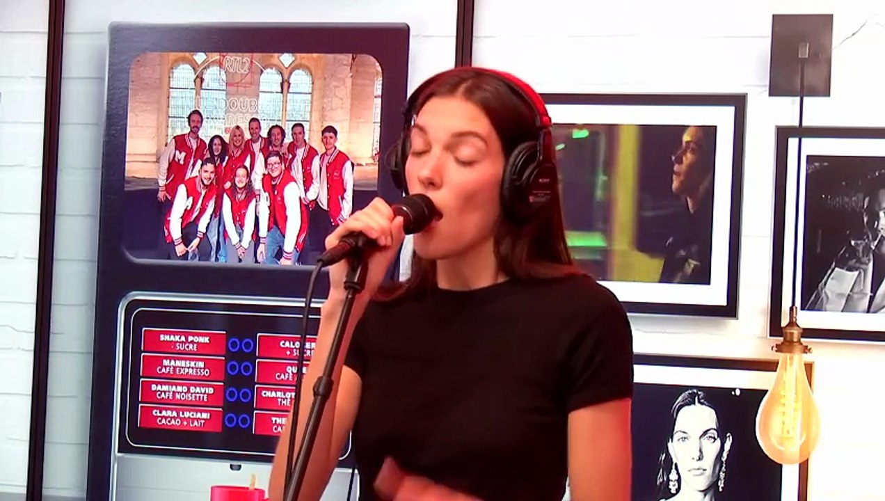 LIVE - Charlotte Cardin interprète "The Way We Touch" dans Le Double Expresso RTL2 (13/03/26)