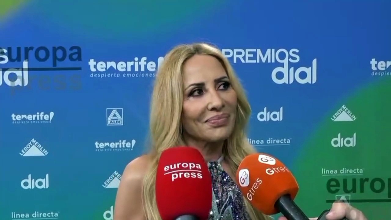 ¡MARTA SÁNCHEZ DA LA CARA POR JULIO IGLESIAS! 🎤💬