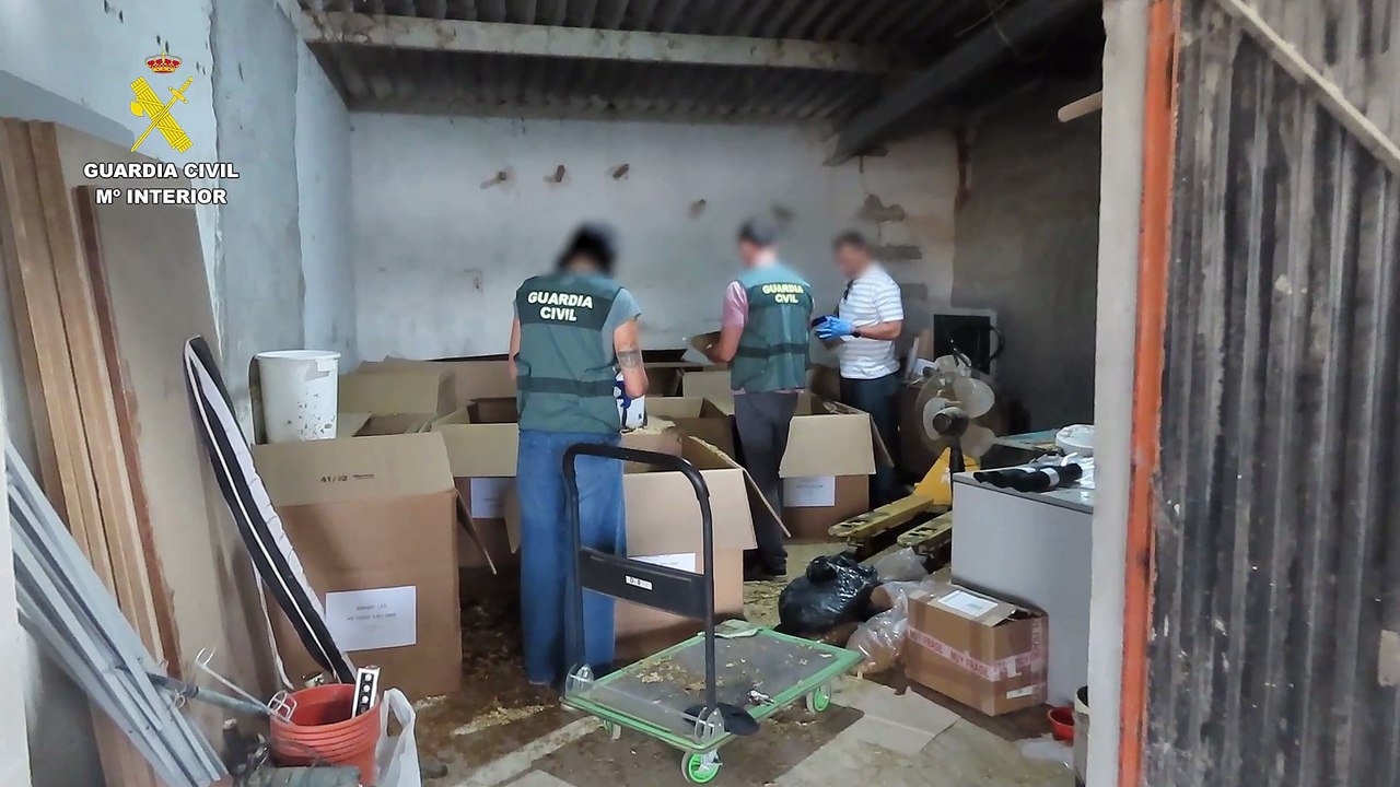 La Guardia Civil desarticula una red dedicada al contrabando de tabaco