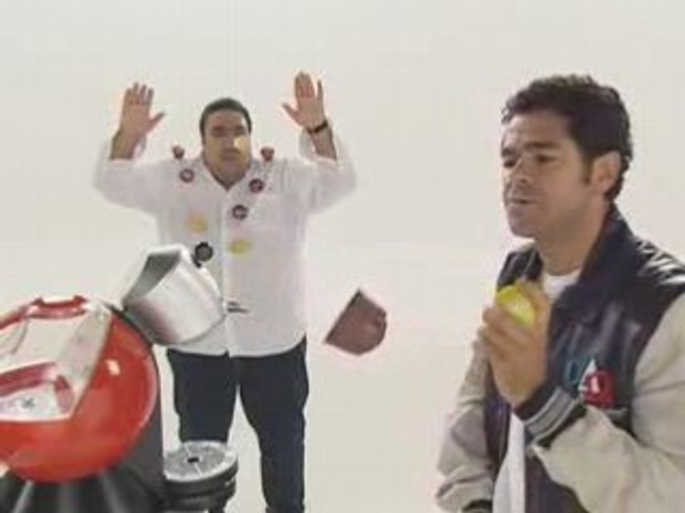 Pub_Nescafe_La_Dolce_Gusto_De_Jamel_-_Extra_Terrestres