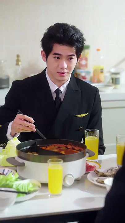 He left her for his first love abroad. 5 yrs later, she's a pilot with many suitors. He regretted it