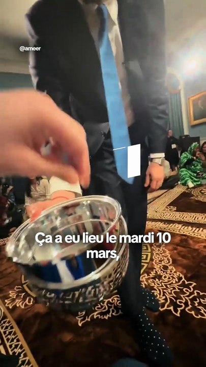 DES JEUNES PRIENT DANS LA MAIRIE DE NEW YORK ?