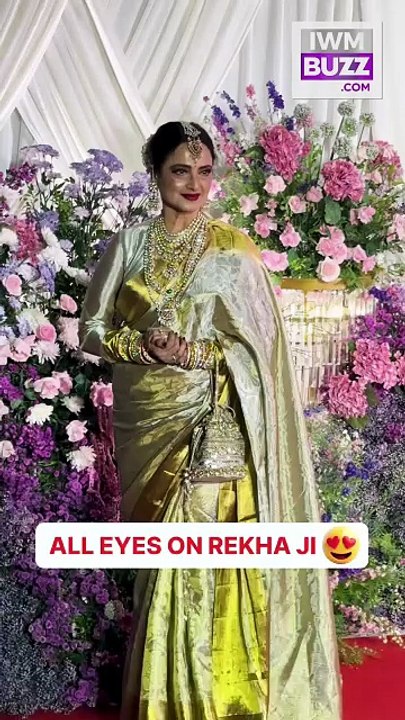 Rekha Ji brought timeless grace and pure star power to the wedding, making the celebration feel even more special. With her signature elegance and regal charm, the veteran icon truly stole the spotlight.