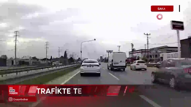 Sakarya'da hem kendi canını hem de diğer sürücülerin canını tehlikeye attı